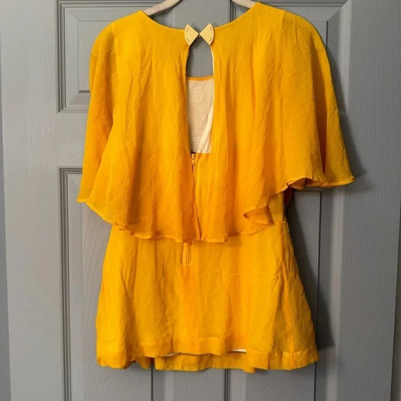 See by Chloe Yellow Flowy Short Sleeve Top Women Size 4 - Picture 4 of 7